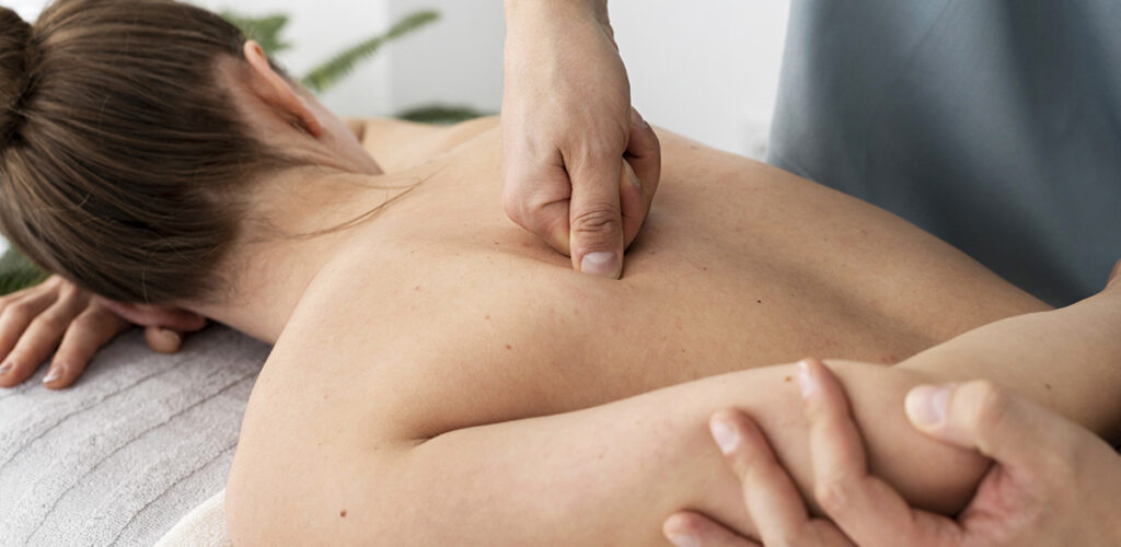 Massage for Upper Back Pain and Rounded Shoulder Posture in San Diego